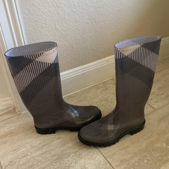 Burberry Rain Boots - Picture 1 of 8